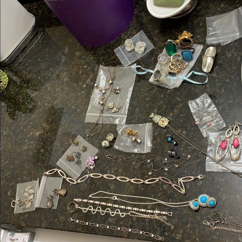 Lot of jewelry & accessories.